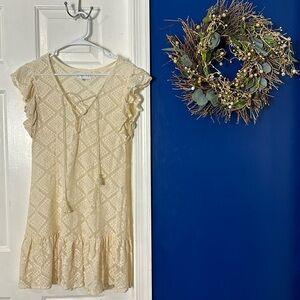 NWOT Women’s Amiani Cream Colored Lace Flutter Sleeve Dress/Cover Up Size M